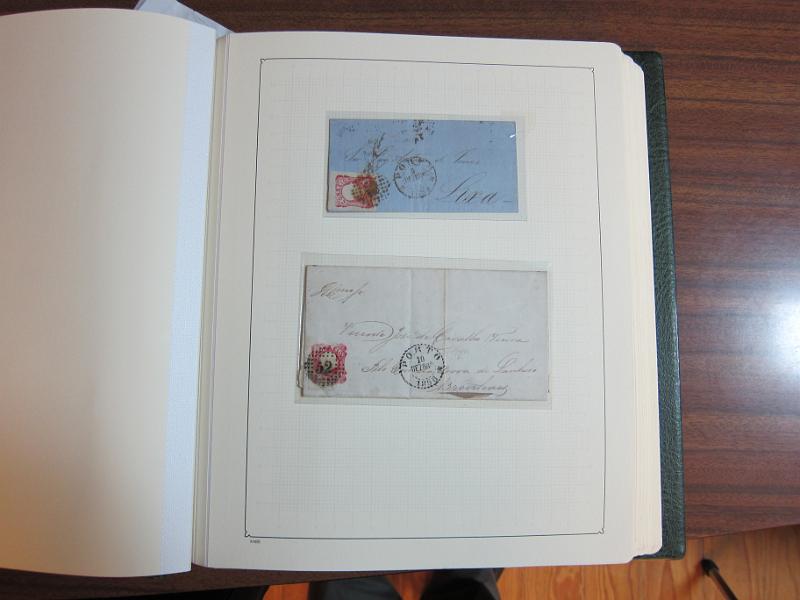 0014 (17).jpg -     Lote:    14      Marcofilia      Lotes Especiais       Descrição:      Portugal.   Colecção montada em dois álbuns com estudo especializado das marcas de duplo círculo e circulares do Porto, com selos de diversas emissões e cartas. Lote a ver.        Lote       Valor Base:     &euro; 1.500,00     Valor Venda:     &euro; 1.500,00     